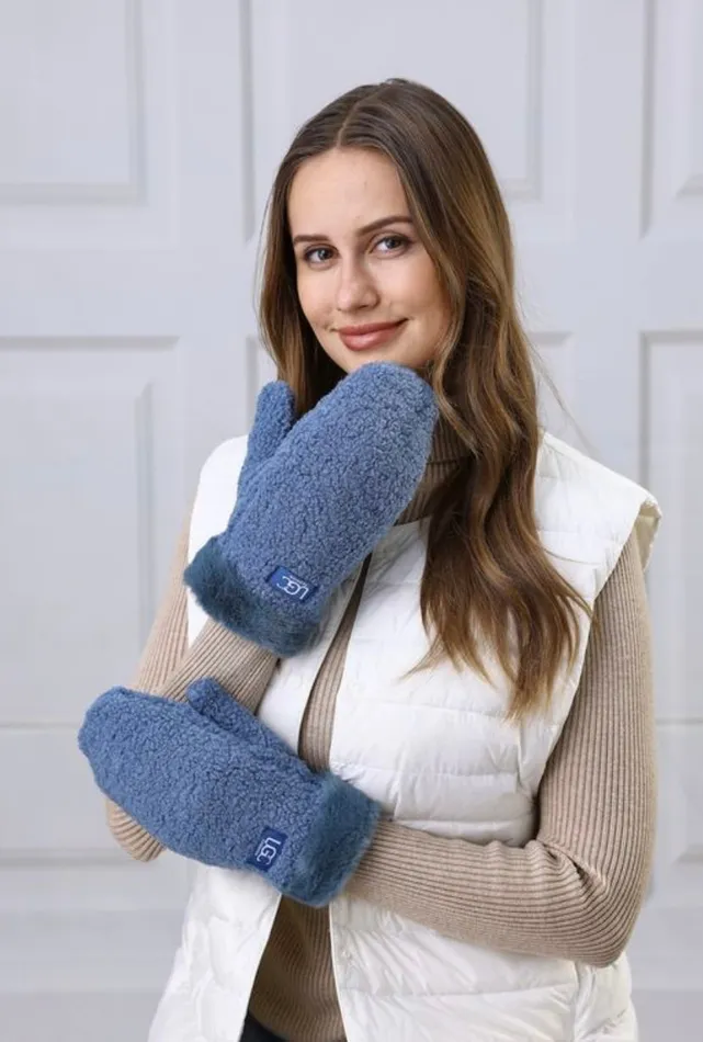 Candlewick Gift Shop Earrings Fleece Mittens