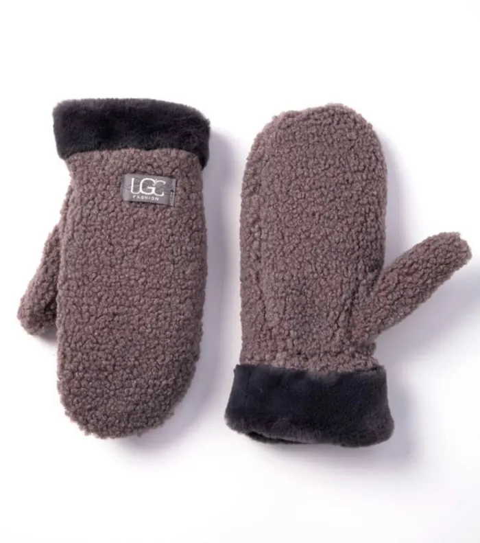 Candlewick Gift Shop Earrings Fleece Mittens