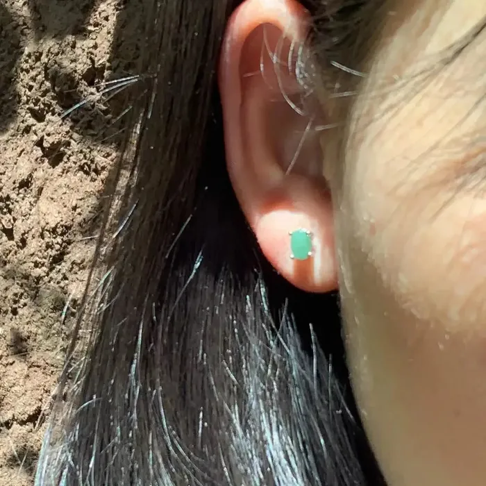 Earrings Metamorphidi Natural Emerald Earrings 925 Silver Studs