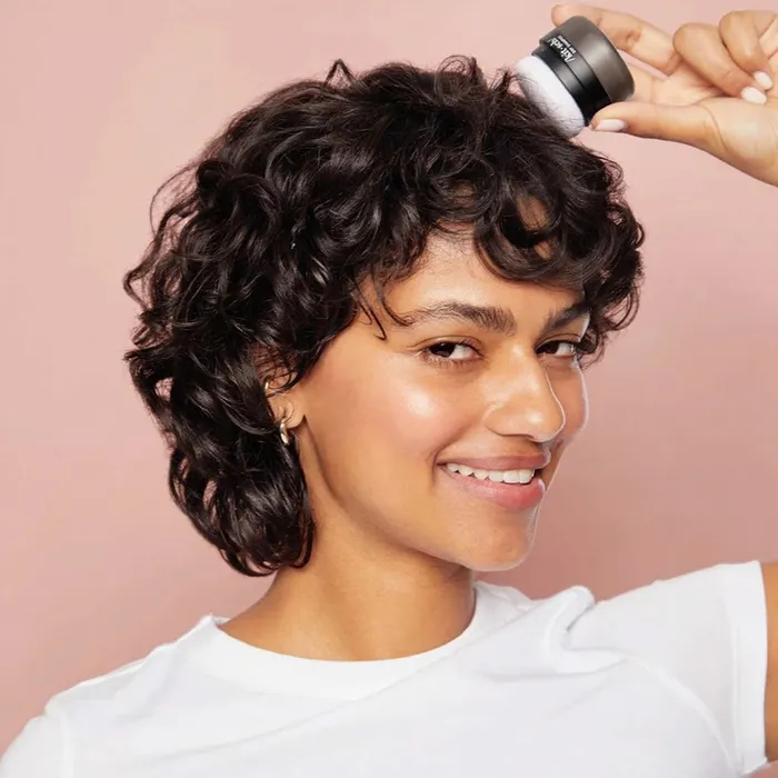 Volumengebendes ReisproteinTrockenshampoo Dunkel getntes Pulver KITSCH KITSCH Earrings