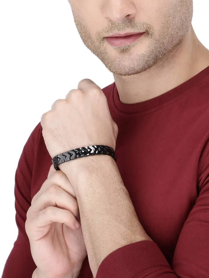 Yellow Chimes Bracelets for Men and Boys Fashion Black Bracelet for Men Stainless Steel Chain Bracelet for Men Birthday Gift for Men and Boys Anniversary Gift for Husband Yellow Chimes Rings