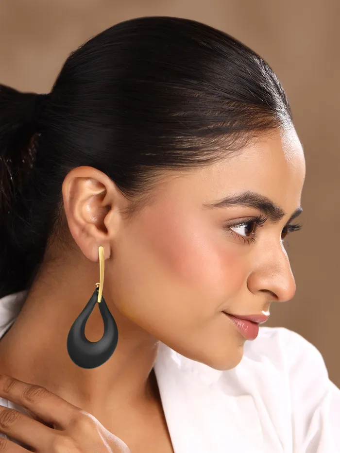 Yellow Chimes Bracelets Yellow Chimes Long Drop Earrings for Women Girls Fashion Golden Women Earrings Gold Plated Black Drop Long Earrings for Women Birthday Gift for Girls Anniversary Gift for Wife