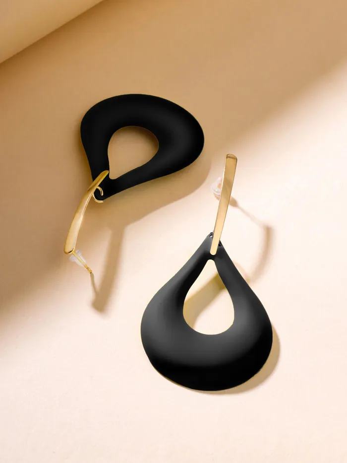 Yellow Chimes Bracelets Yellow Chimes Long Drop Earrings for Women Girls Fashion Golden Women Earrings Gold Plated Black Drop Long Earrings for Women Birthday Gift for Girls Anniversary Gift for Wife