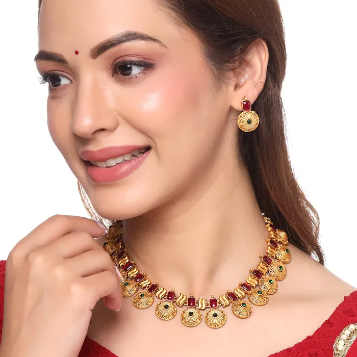 Yellow Chimes Jewellery Set for Women and Girls Gold Choker Set for Women Choker Necklace Set Circle Shaped Stone Studded Choker Birthday Gift for girls women Anniversary Gift for Wife Yellow Chimes Necklaces