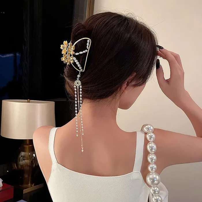 Yellow Chimes Necklaces Yellow Chimes Hair Clip For Women Gold Toned Cluthers Hair Claw Clip With Linear Chain Attached Hair Clutch For Women and Girls