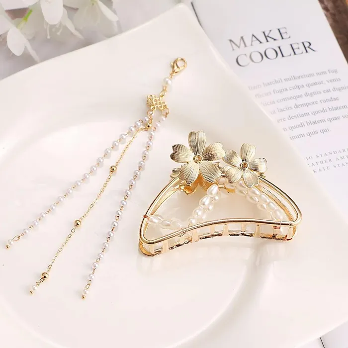 Yellow Chimes Necklaces Yellow Chimes Hair Clip For Women Gold Toned Cluthers Hair Claw Clip With Linear Chain Attached Hair Clutch For Women and Girls